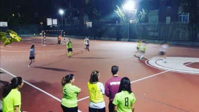 De lunes a viernes. 
Varias sedes.
Material Deportivo muy completo.