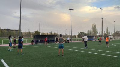 Miércoles de 20:15h a 21:30h
Viernes de 20.00h a 21:15h
Campo Municipal Spartac de Manoteras (HA).